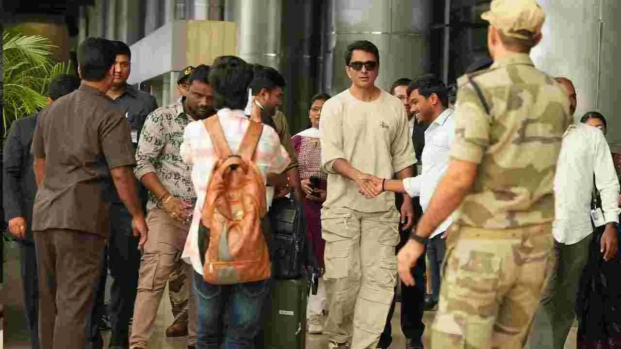 Sonusood: మిస్ వరల్డ్ పోటీలు.. హైదరాబాద్లో సోనూసూద్ సందడి