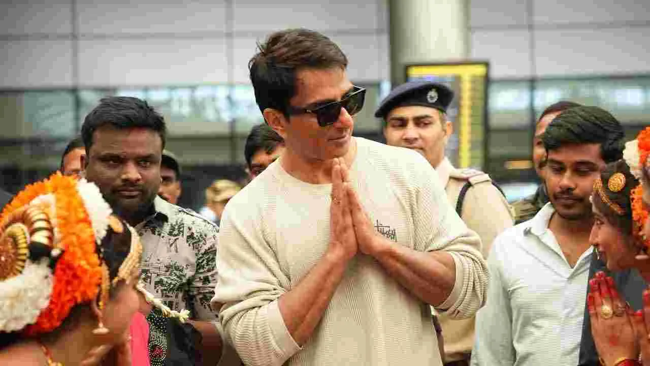 Sonusood: మిస్ వరల్డ్ పోటీలు.. హైదరాబాద్లో సోనూసూద్ సందడి