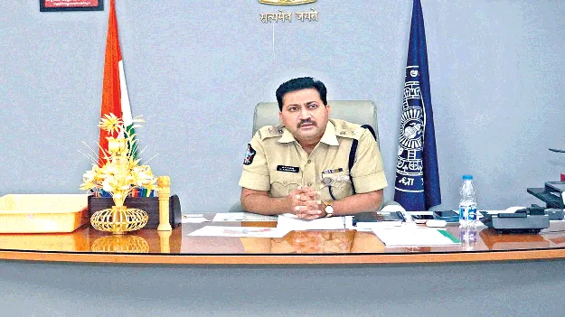 Work with Commitment  నిబద్ధతతో పనిచేయండి