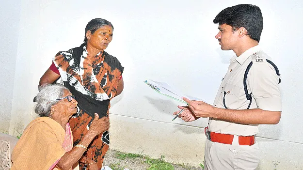 అర్జీదారుల సంతృప్తే లక్ష్యం