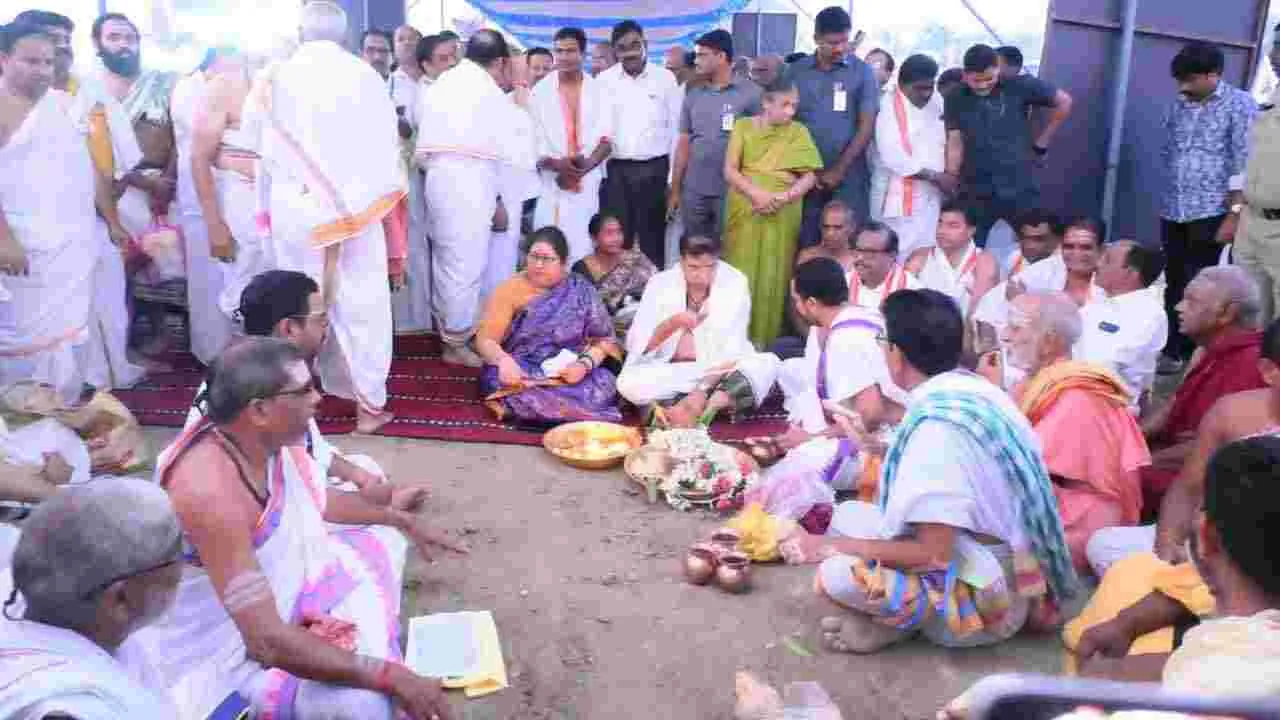 Saraswati Pushkaralu 2025: సరస్వతీ పుష్కరాలను ప్రారంభించిన మంత్రి శ్రీధర్ బాబు