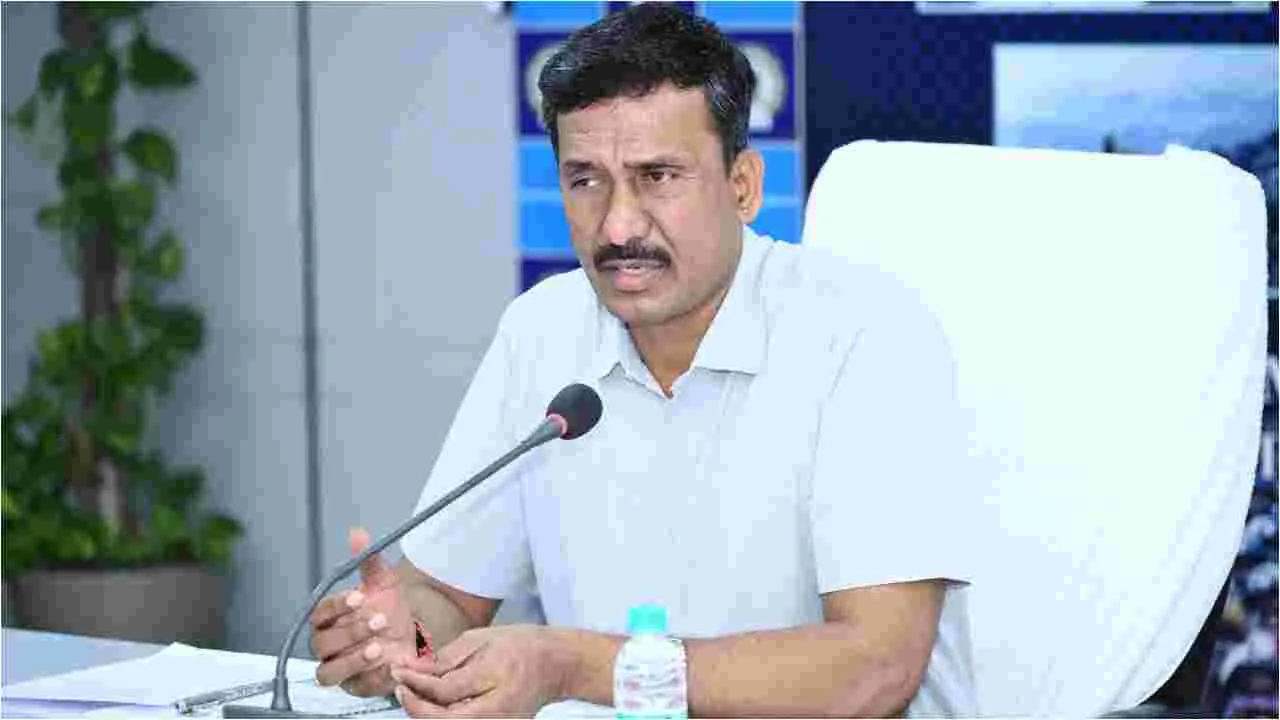 Singareni: సింగరేణి వైద్యులూ.. మీ సామర్థ్యం నిరూపించుకోండి.. సీఎండీ బలరామ్ కీలక వ్యాఖ్యలు..