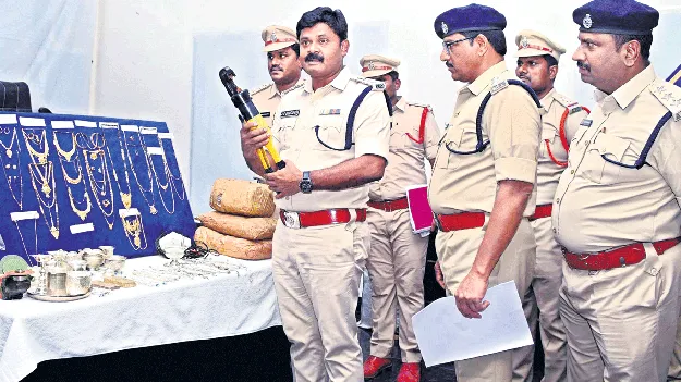 అంతర్రాష్ట్ర దొంగల ముఠా ఆటకట్టు