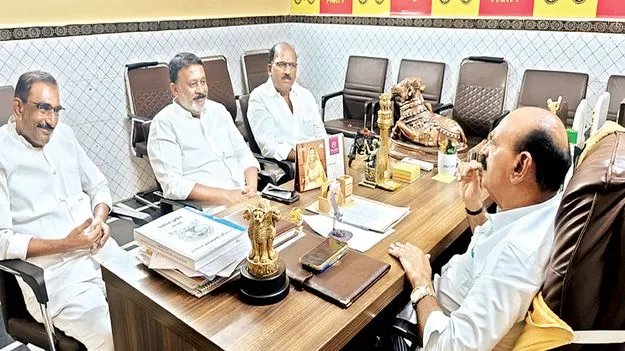 శ్రీశైలం అభివృద్ధికి కృషి చేయాలి