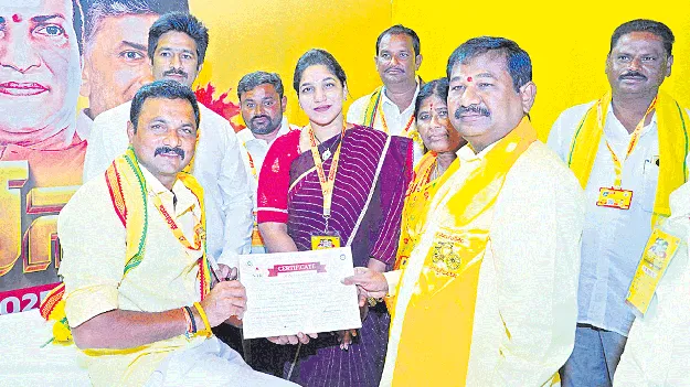 వెల్లువెత్తుతున్న ఉత్సాహం