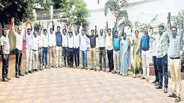 21న డీఈవో కార్యాలయం ముట్టడి