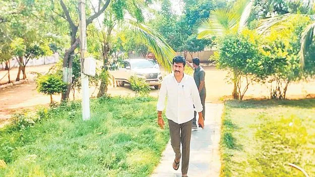 YSRCP: వద్దన్నా జనాన్ని ఎందుకు తెచ్చారు