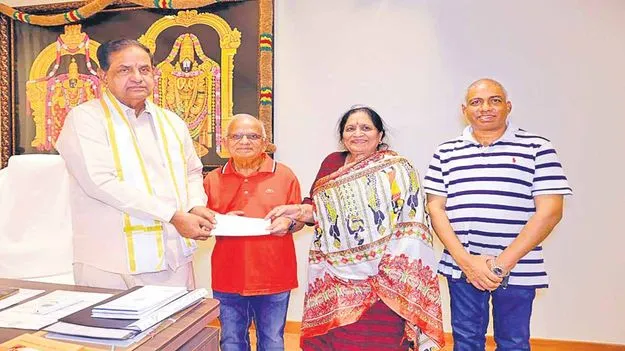 TTD: టీటీడీ ట్రస్టులకు రూ.11 లక్షల విరాళం