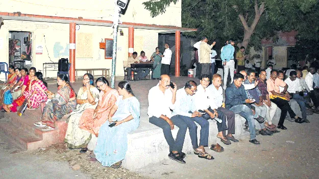 టీచర్ల బదిలీలకు 6,797 దరఖాస్తులు 