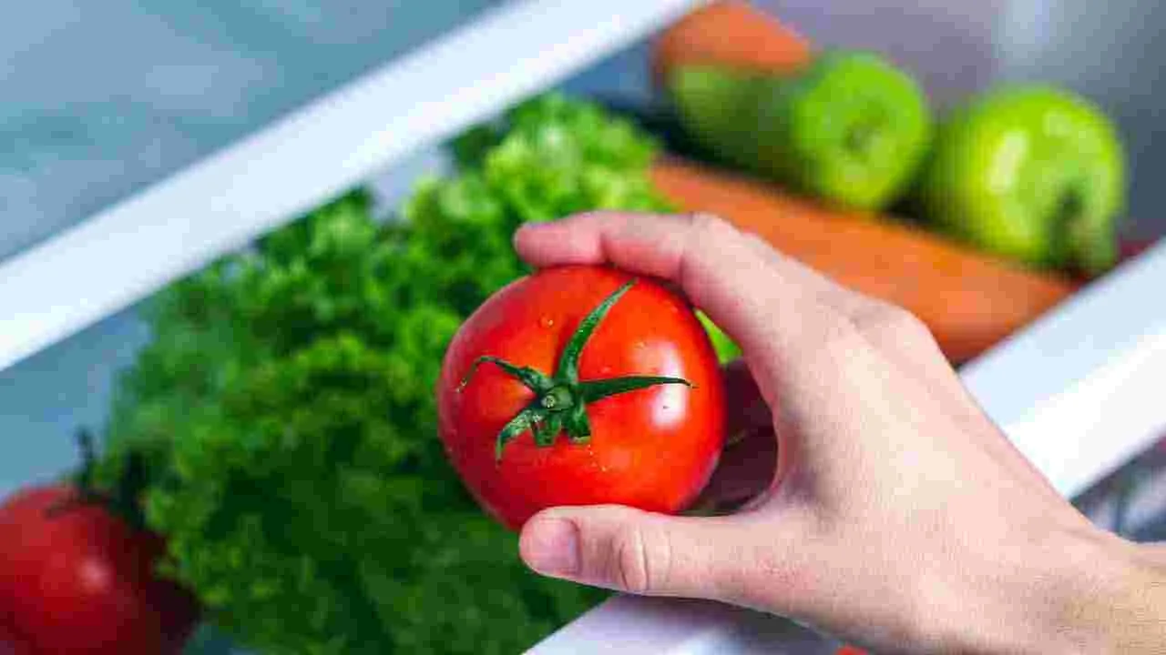 Kitchen hack: ఫ్రిడ్జ్లో ఏ కూరగాయలను ఉంచకూడదో తెలుసా..