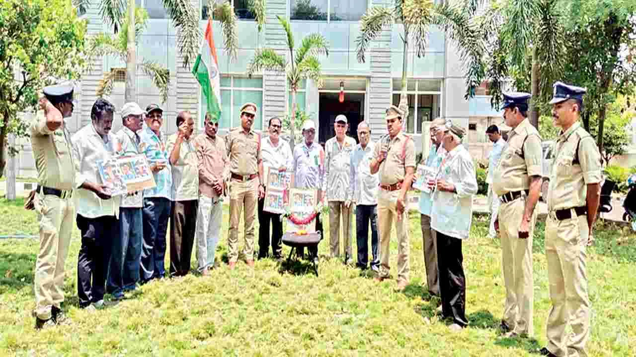 వీర జవాన్‌కు ఘన నివాళి