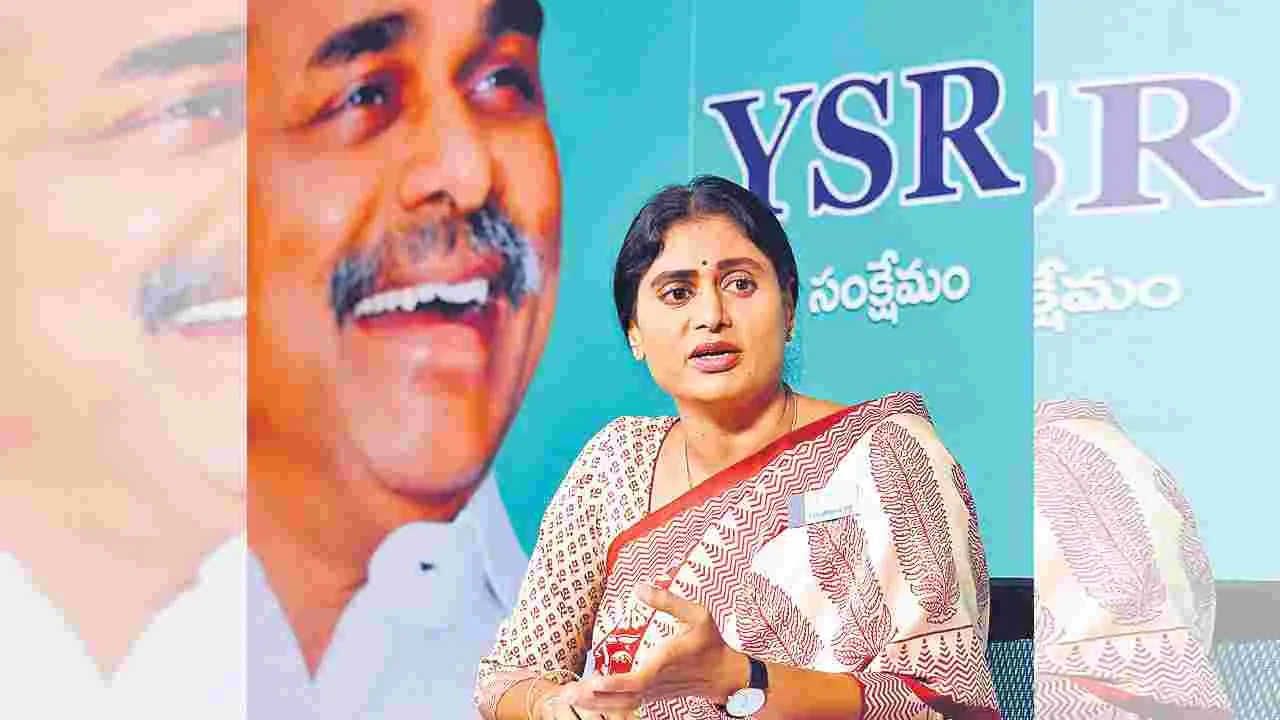 YS Sharmila: తొలగించిన ఉక్కు కార్మికులను తక్షణమే తీసుకోవాలి