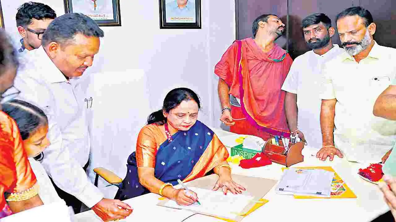 కష్టపడి పని చేసిన ప్రతి ఒక్కరికీ పదవి: కొల్లు