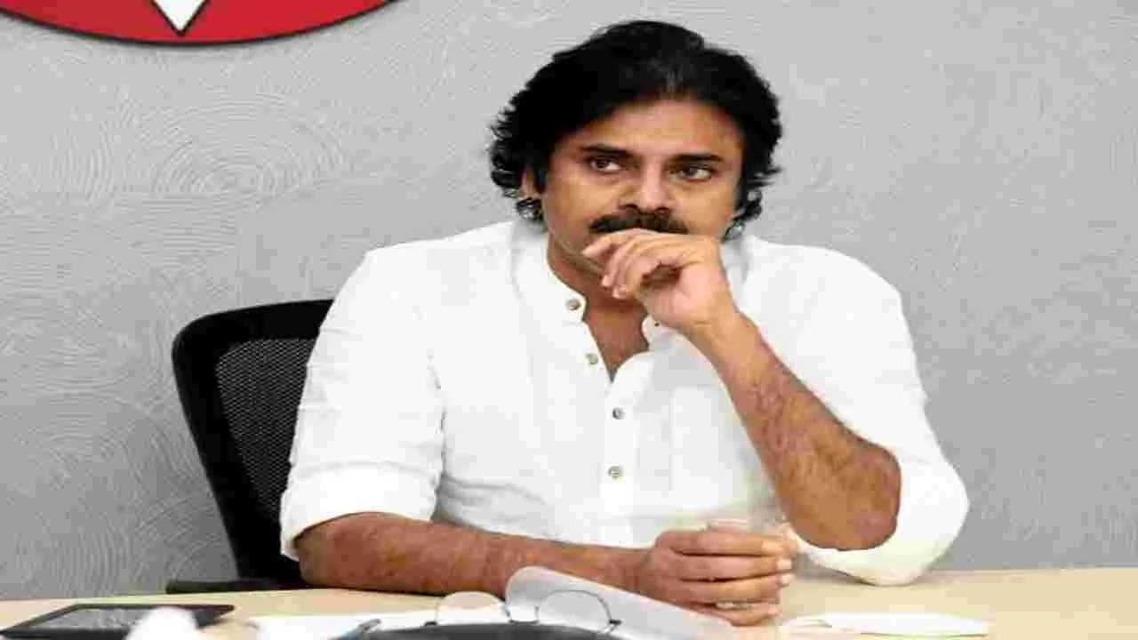 May Day Celebration: ఉపాధి శ్రామికులతో పవన్‌ ఆత్మీయ కలయిక