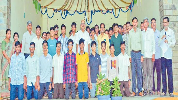  JEE Success: విజ్ఞాన్‌ విజయపరంపర