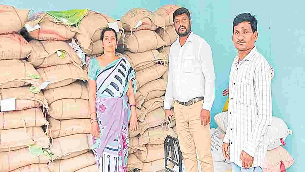 Minister Nadendla Manohar: ఎల్లుండి నుంచే రేషన్‌ షాపులు