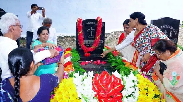 రాజారెడ్డి అంటే ధైర్యం, సాహసం, పట్టుదల: షర్మిల