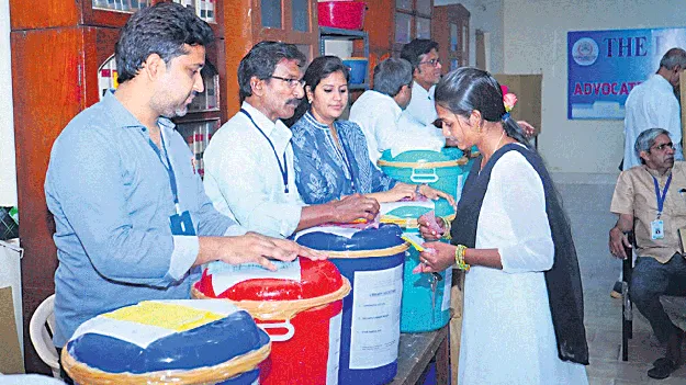 రసవత్తరంగా పోలింగ్‌