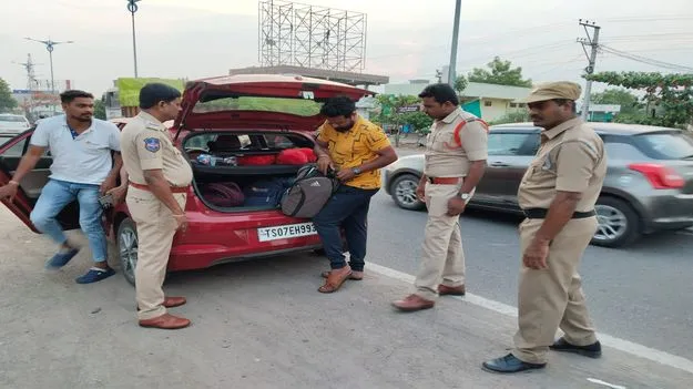 పోలీసుల విస్తృత తనిఖీలు
