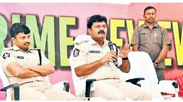 నేరాల నియంత్రణే లక్ష్యంగా విధులు నిర్వర్తించాలి