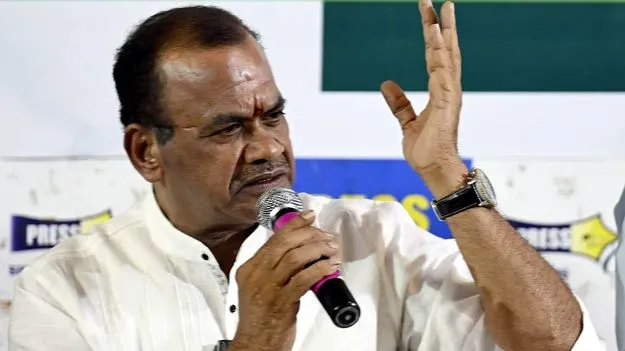 Minister Komati Reddy: ఉద్యోగాల్లేకనే యువత డ్రగ్స్కు బానిసలు