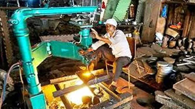 India Industrial Growth: ఆరు నెలల కనిష్ఠానికి ఐఐపీ 