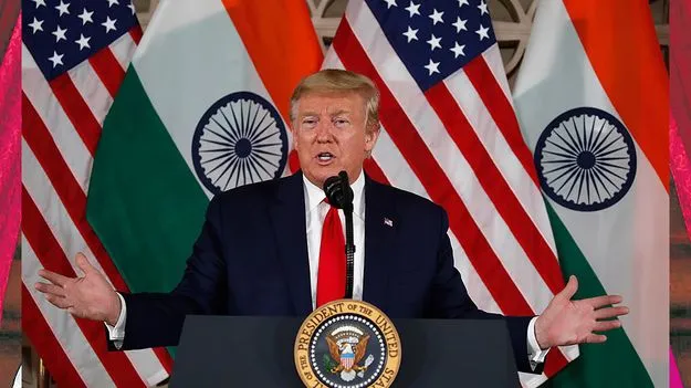 Donald Trump: భారత్‌, పాక్‌ దాడులు ఆపేయాలి