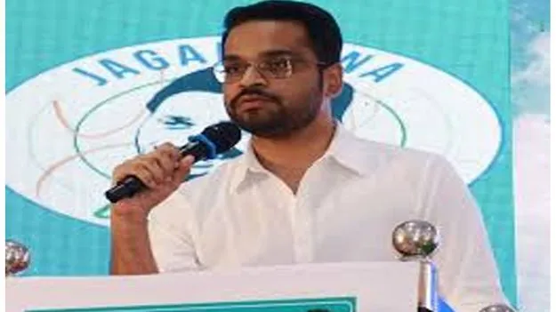 Supreme Court: అట్రాసిటీ కేసు కదా.. ట్రయల్ కోర్టుకే వెళ్లాలి