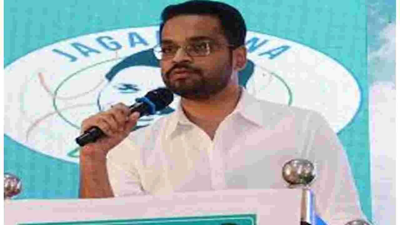 Supreme Court: అట్రాసిటీ కేసు కదా.. ట్రయల్‌ కోర్టుకే వెళ్లాలి
