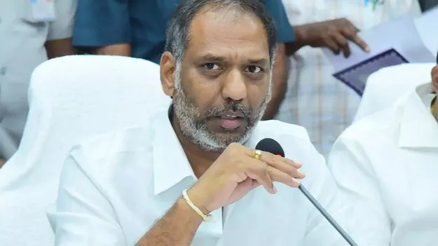 Minister Gottipati Ravi: వర్షాలు వచ్చేలోగా వ్యవసాయ విద్యుత్తు కనెక్షన్లు ఇవ్వండి