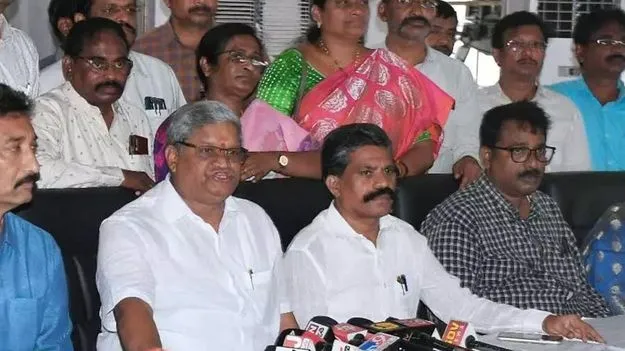 APNGOs Venkata Shiva Reddy: వైసీపీ పాలనలో ఉద్యోగుల జీవితాలు నాశనం