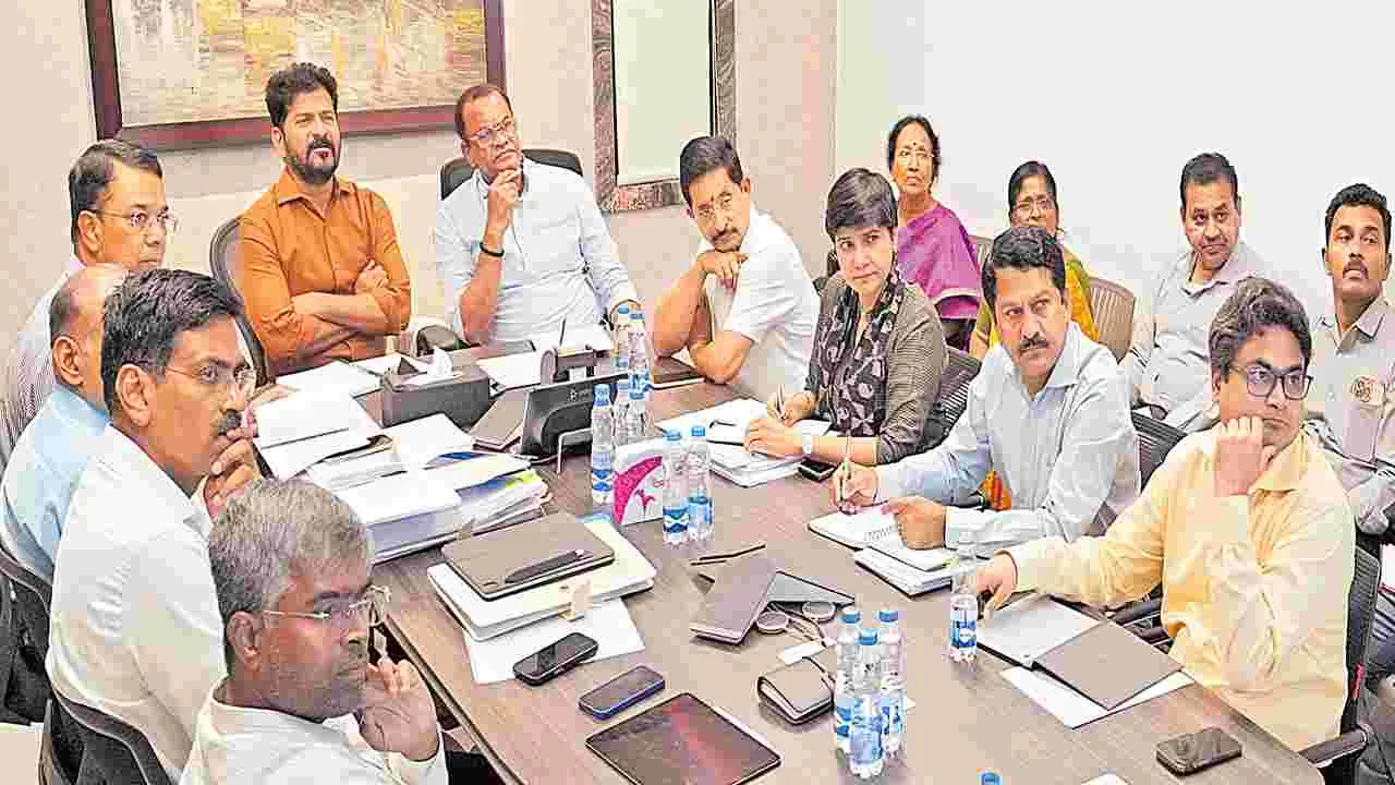 CM Revanth Reddy: 50 ఏళ్ల అవసరాలకు తగినట్లుగా  అలైన్‌మెంట్లు