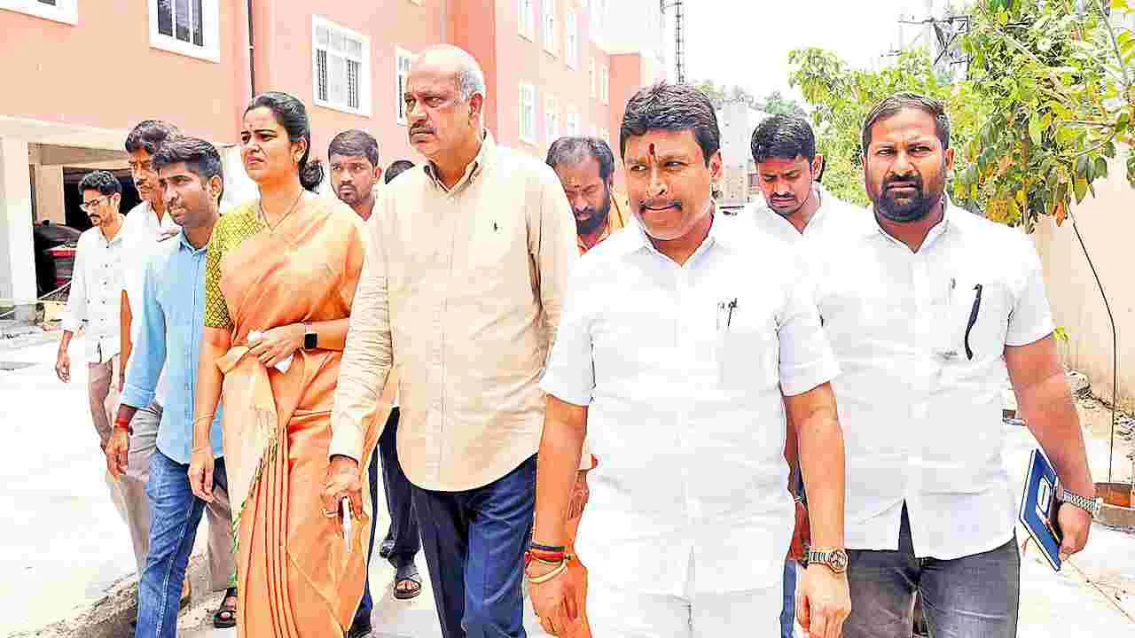 Tadepalli Politics: నాడు.. నేడు అదే క్యూ