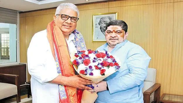 పాలమూరు- రంగారెడ్డి ప్రాజెక్టుకు పర్యావరణ అనుమతులివ్వండి: పొన్నం
