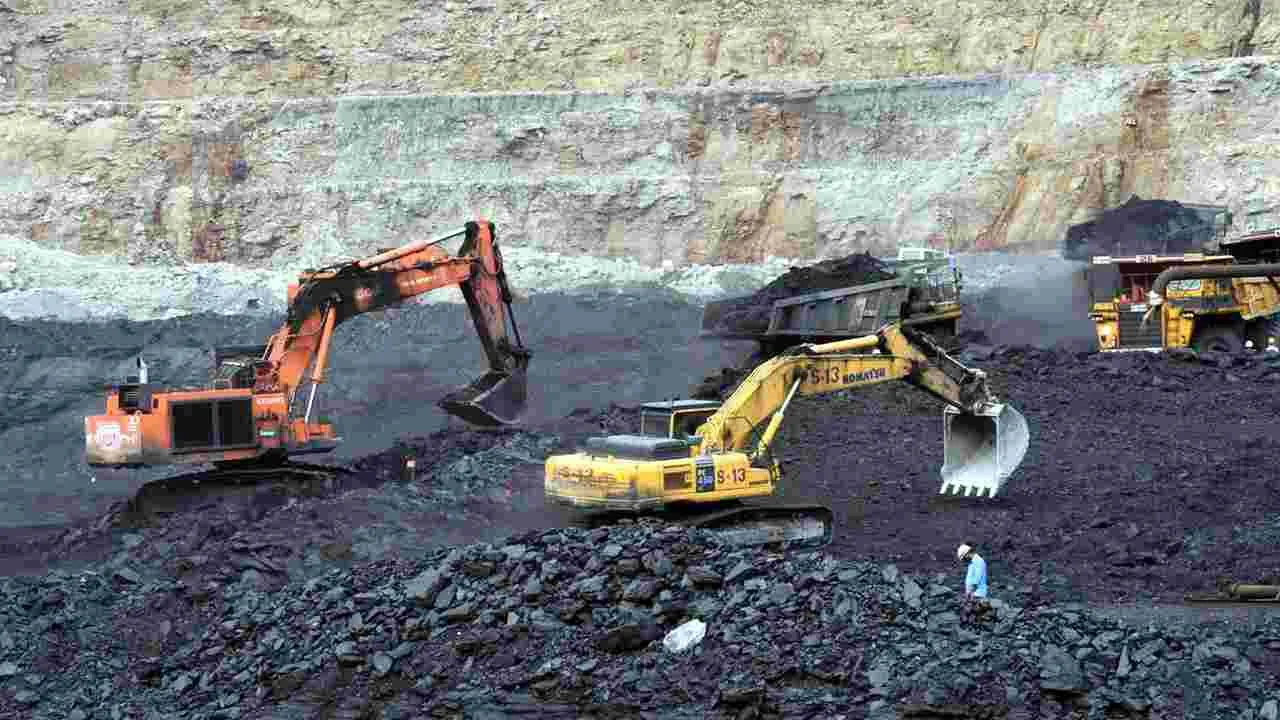 Singareni Expansion: బొగ్గుపైనే మనుగడ సాగించలేం