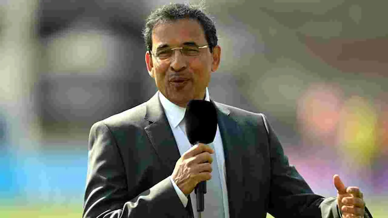 Commentator Harsha Bhogle: రోస్టర్‌ వల్లే కామెంట్రీ చేయలేదు