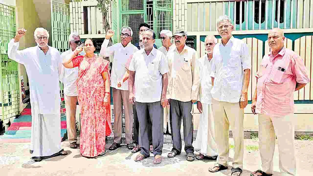 Human Rights Court Case: మావాళ్ల మృతదేహాలను అప్పగించాలి