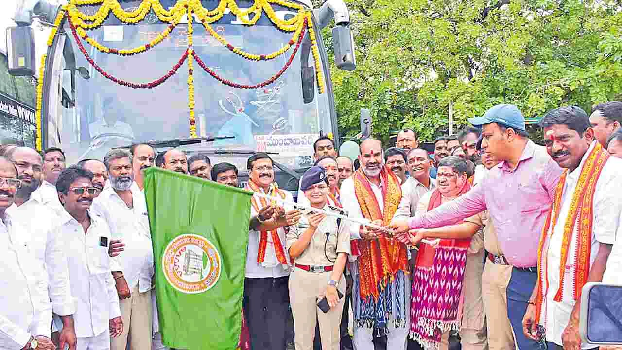  Ponnam Prabhakar: త్వరలో హైదరాబాద్‌, పుణ్యక్షేత్రాలకు 