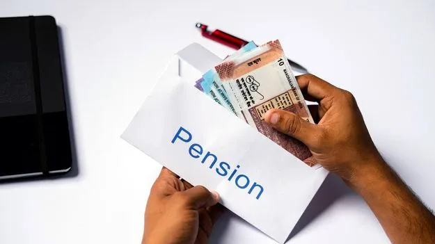 TG Pensioners Issues: 85 ఏళ్లు దాటినవారికి రాని ఏప్రిల్ పెన్షన్