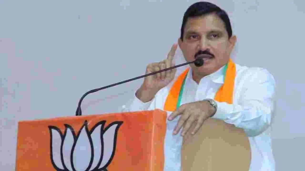 MLA Sujana Chowdary Injury: ఎమ్మెల్యే సుజనా చౌదరి కుడి భుజానికి గాయం