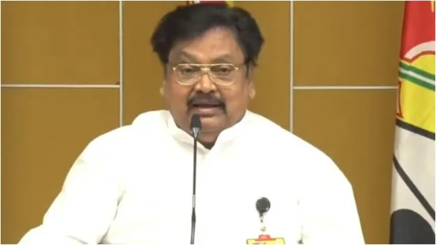 Varla Ramaiah: సిట్ విచారణతో వైసీపీ నేతలకు తడిసిపోతుంది..