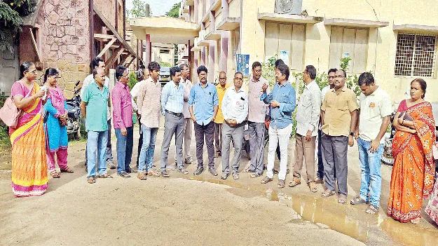 సర్‌ప్లస్‌ టీచర్లలో ‘బదిలీ’ ఆందోళన