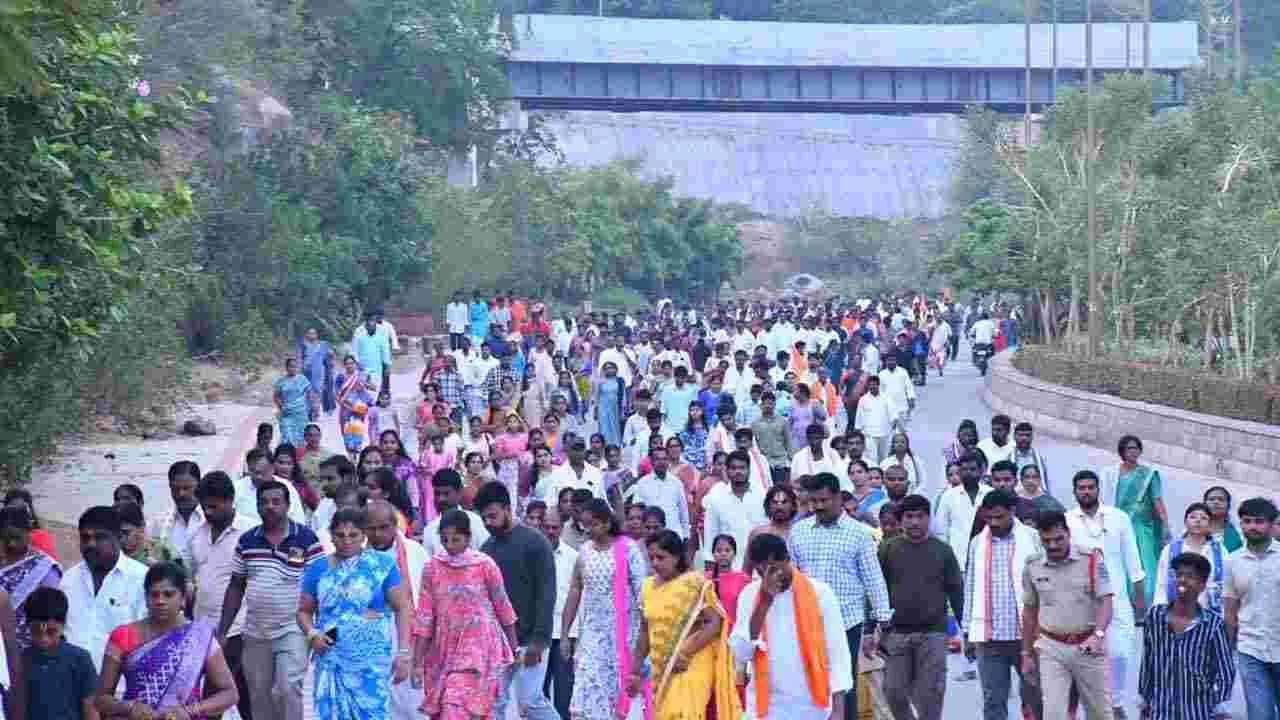 శ్రీలక్ష్మీనరసింహస్వామి జయంతి.. యాదగిరిగుట్టలో గిరి ప్రదక్షిణ