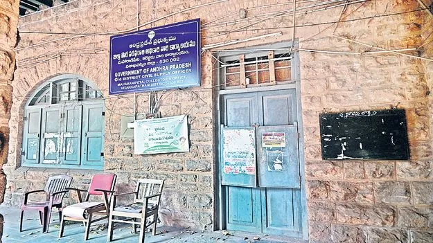చెకింగ్ ఇన్స్పెక్టర్ల హవా!