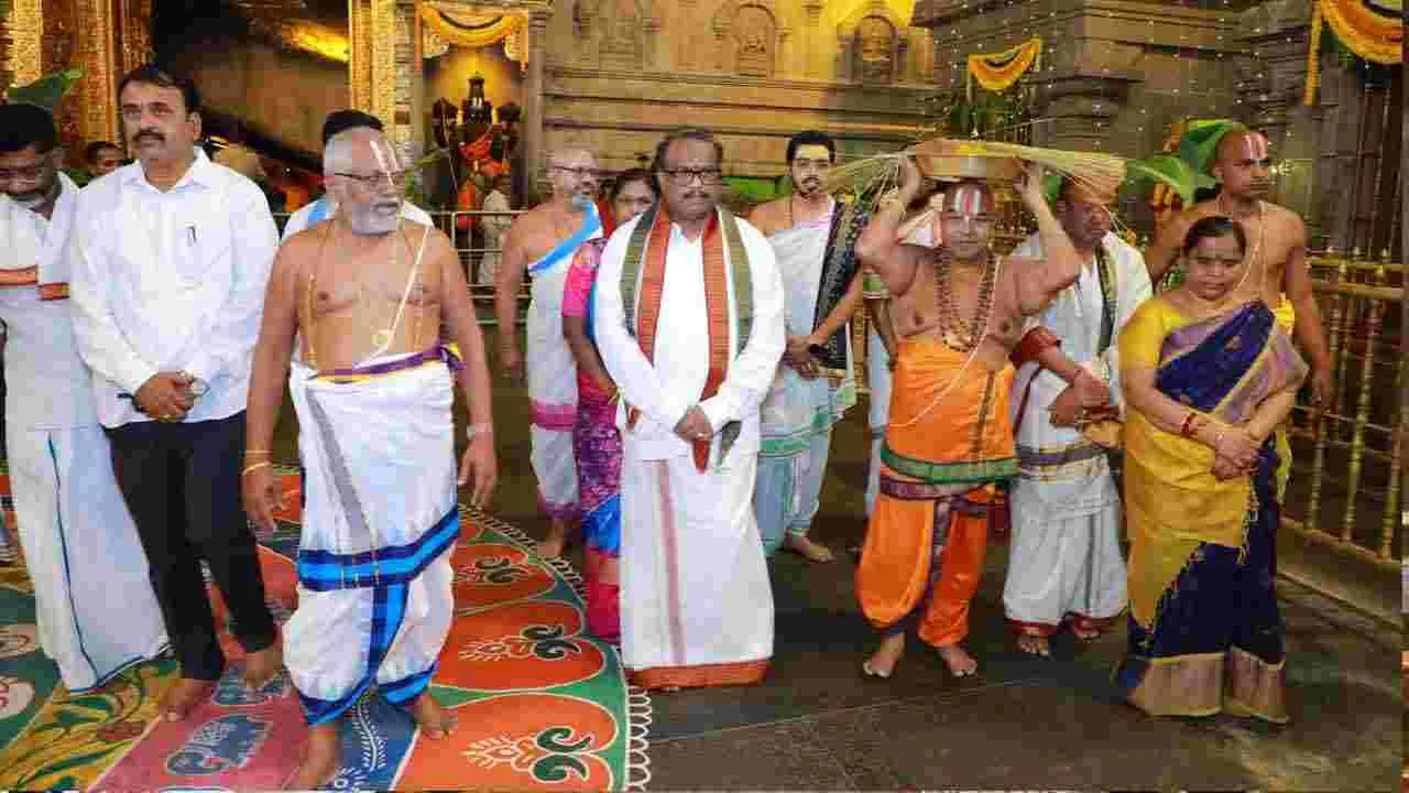 Yadagirigutta: ఆపరేషన్ సింధూర్.. యాదగిరిగుట్టలో ప్రత్యేక పూజలు