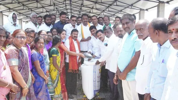 రైతులు నష్టపోకూడదనే కొనుగోలు కేంద్రం ఏర్పాటు..