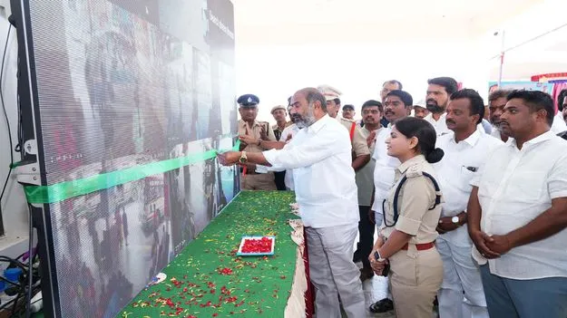 ఆధునిక సాంకేతికతను ఉపయోగించుకోవాలి