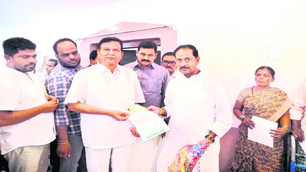 CM Relief Fund పార్టీలకు అతీతంగా సీఎం సహాయ నిధి 