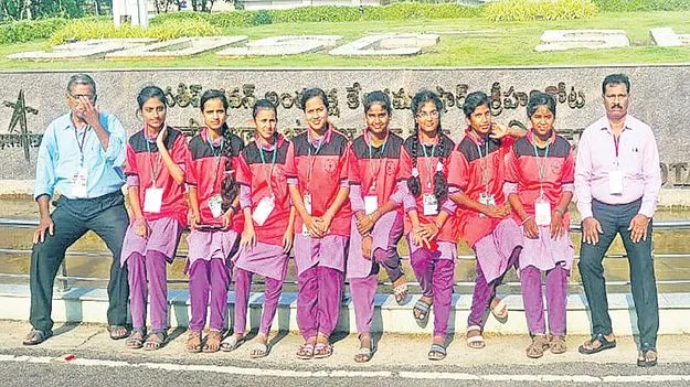 Sriharikota ప్రతిభావంత విద్యార్థులకు విజ్ఞాన యాత్ర