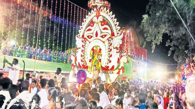 Chaudeshwari Devi ఘనంగా చౌడేశ్వరీదేవికి జ్యోతులు